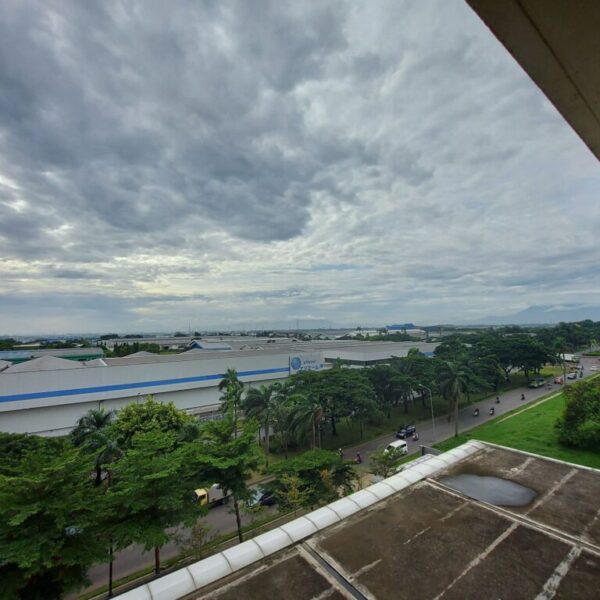 Disewakan Apartemen Trivium 2br The Suites Spesial di Lippo Cikarang