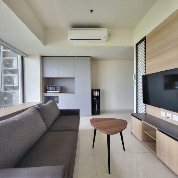 Disewakan Apartemen Orange County 2br Luas 66m2 View Danau Dan Industri