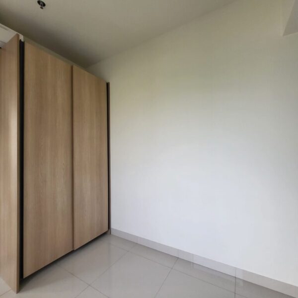Disewakan Apartemen Orange County 2br Luas 66m2 View Danau Dan Industri