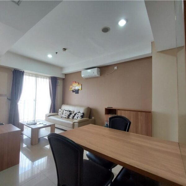 Disewakan Apartemen trivium 2br renovasi 1br bagus dan nyaman