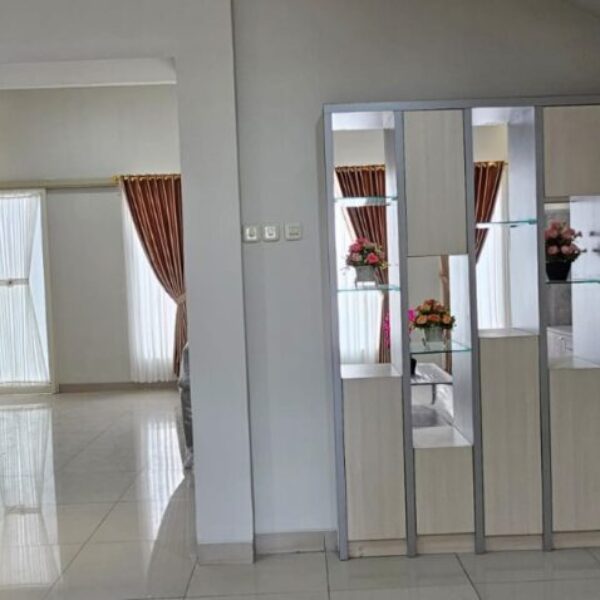 Disewakan Rumah Vassa Terrace Jl Bukit Indah Boulevard Ada Dapur Bersih dan Kotor Full Furnish
