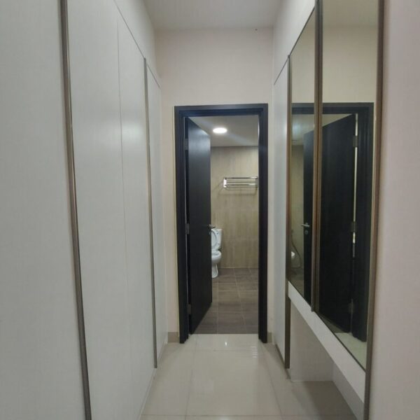 disewakan apartemen orange county 2br bagus dan nyaman di lippo cikarang
