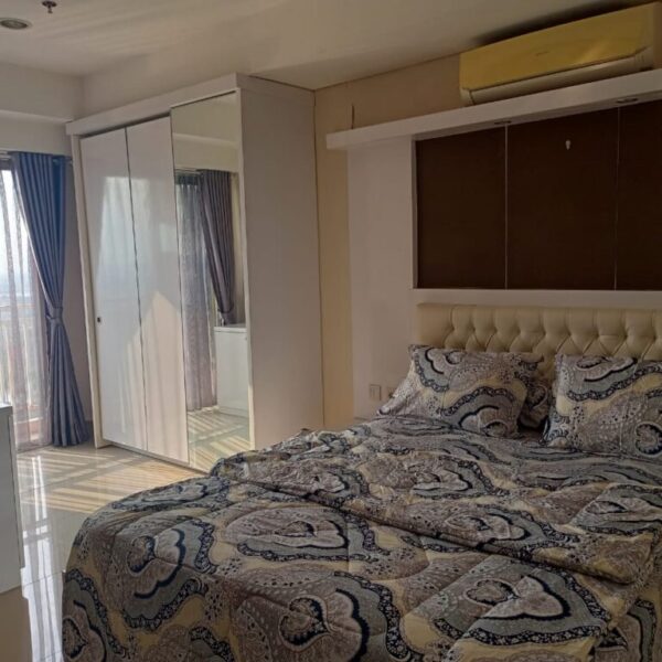 Disewakan apartemen trivium 3br renovasi jadi 2 br view danau lokasi bagus