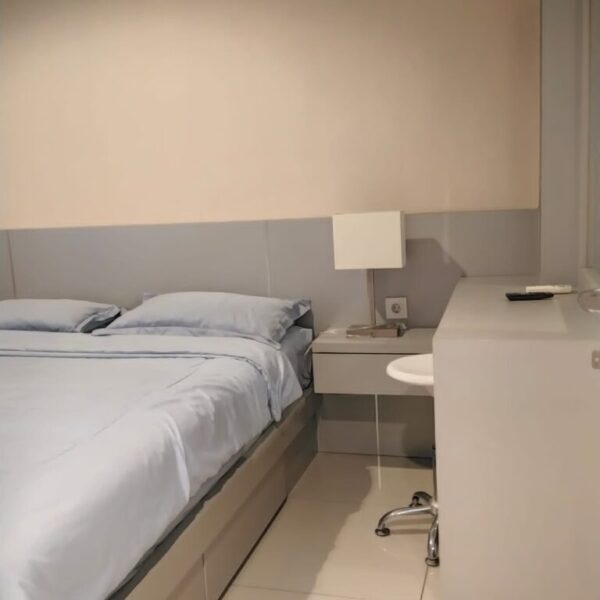 disewakan apartemen trivium 2br the suite  bagus di lippo cikarang