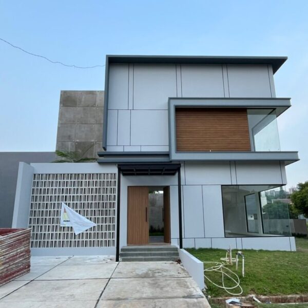 Rumah Mewah dan Luas di Lippo Cikarang, Dekat Fasilitas Umum – Harga 2,5 M