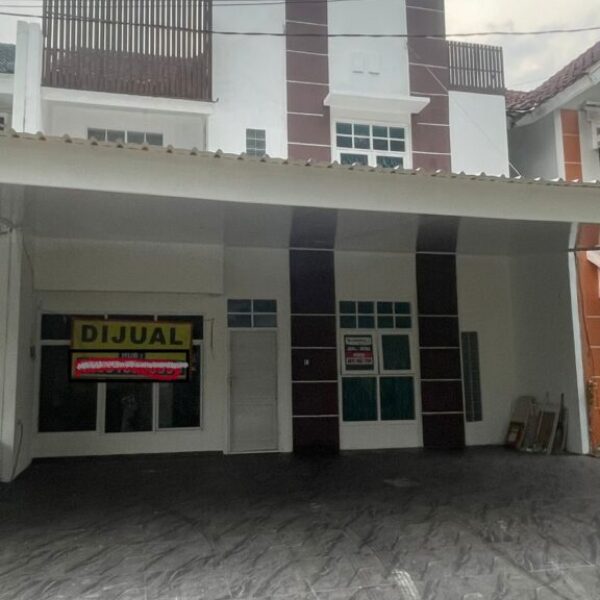 Rumah Renovasi Baru 5+1 Kamar – Luas, Modern, SHM, Siap Huni